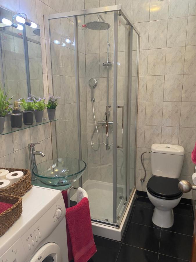 Apartamento Com Patio Na Rua Principal Da Cidade Porto Eksteriør bilde